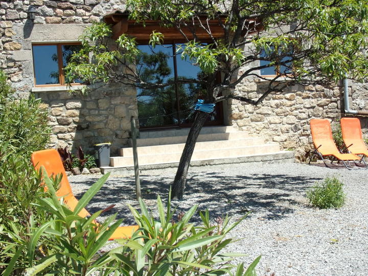 La Ferme de Brison - Gîte Le Poulailler à Sanilhac (Ardèche, France) La Ferme de Brison - Gîte Le Poulailler à Sanilhac (Ardèche, France)