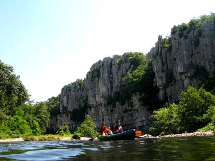 tente, caravane, camping-car en Ardèche méridionale
