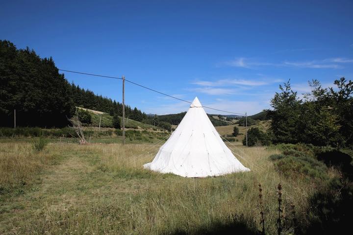Burzet - Bivouac du Pré du bois 3 ©o.mathis Burzet - Bivouac du Pré du bois 3 ©o.mathis