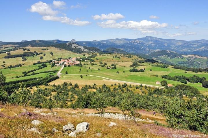 Panorama depuis le sommet du Suc de Montivernoux Panorama depuis le sommet du Suc de Montivernoux