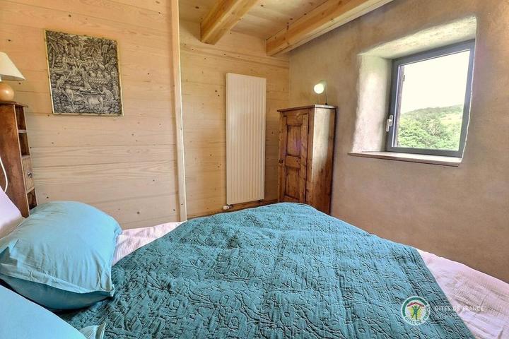 Chambre 3 avec lit en 160 cm modulable en 2 lits