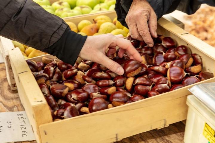 Jaujac - Ardèche s'invite au menu 2022 produits du marché ©sourcesetvolcans Jaujac - Ardèche s'invite au menu 2022 produits du marché ©sourcesetvolcans