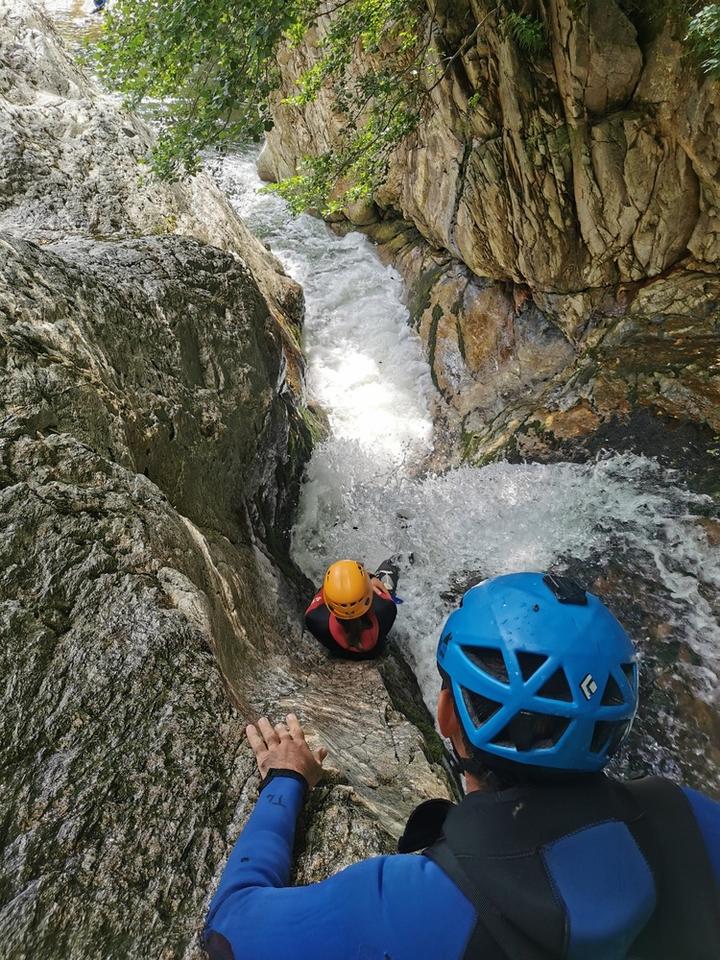Encaissement et toboggan étroit