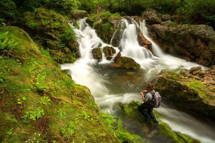 La Souche - Pêche sur le Lignon vers St Louis ©S.BUGNON