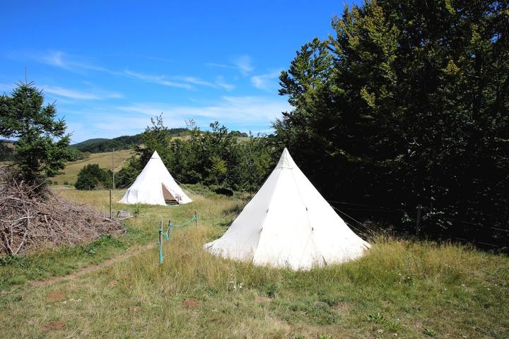 Burzet - Bivouac du Pré du bois 2 ©o.mathis Burzet - Bivouac du Pré du bois 2 ©o.mathis