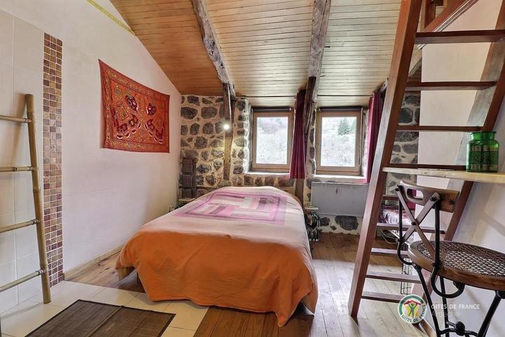 Chambre Indira à l'étage avec douche