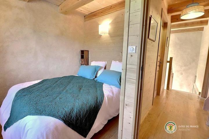 Chambre 3 avec lit en 160 cm modulable en 2 lits