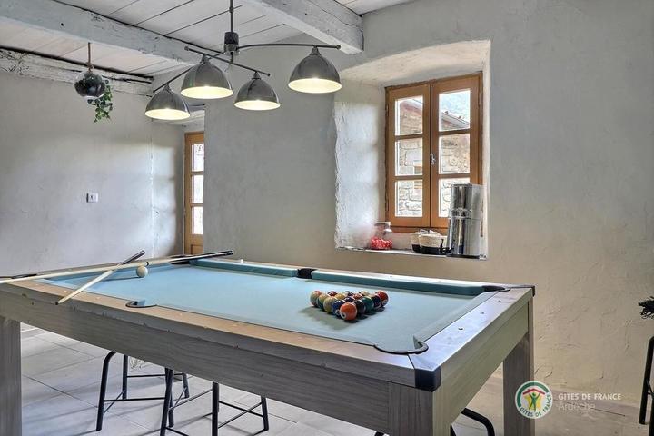 Détente au billard