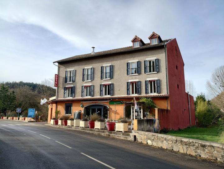 Façade de l'hôtel et du restaurant L'Hôtel